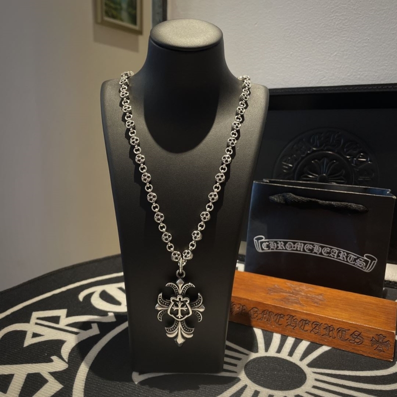 Ch**me He**ts necklaces